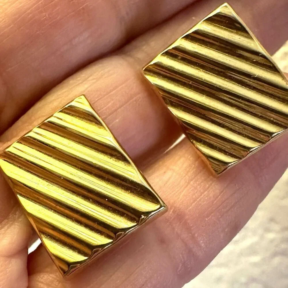 Gold tone vintage cufflinks